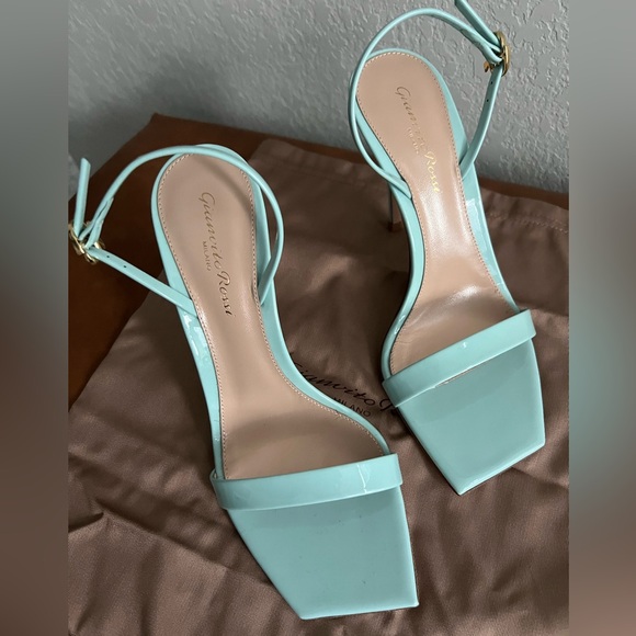 Gianvito Rossi Shoes - Gianvito Rossi heels. Size 7.5